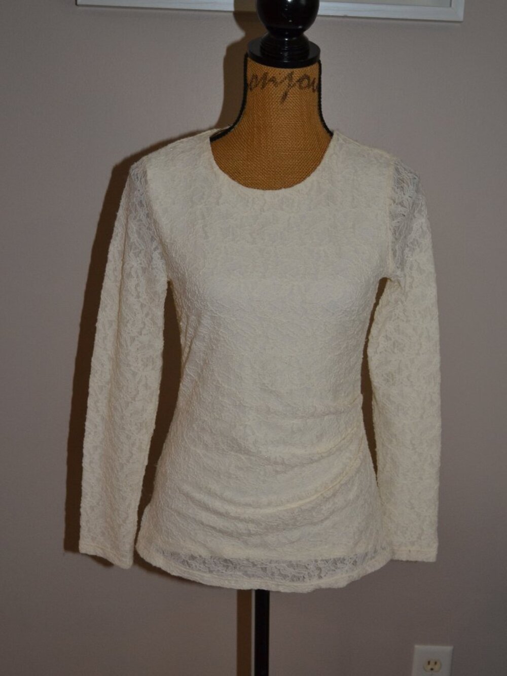 Talbot's New Off white long sleeve lace Overlay Floral Scallop Top, sz Small